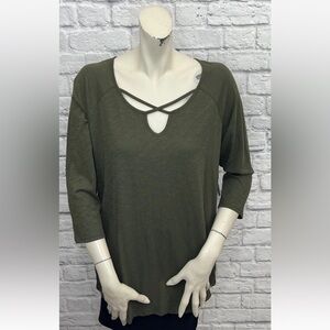 EDDIE BAUER OLIVE GREEN CONCOURSE CROSS 3/4 SLEEVE TOP SIZE M